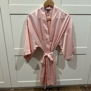 Victoria’s Secret satin robe - pink XS